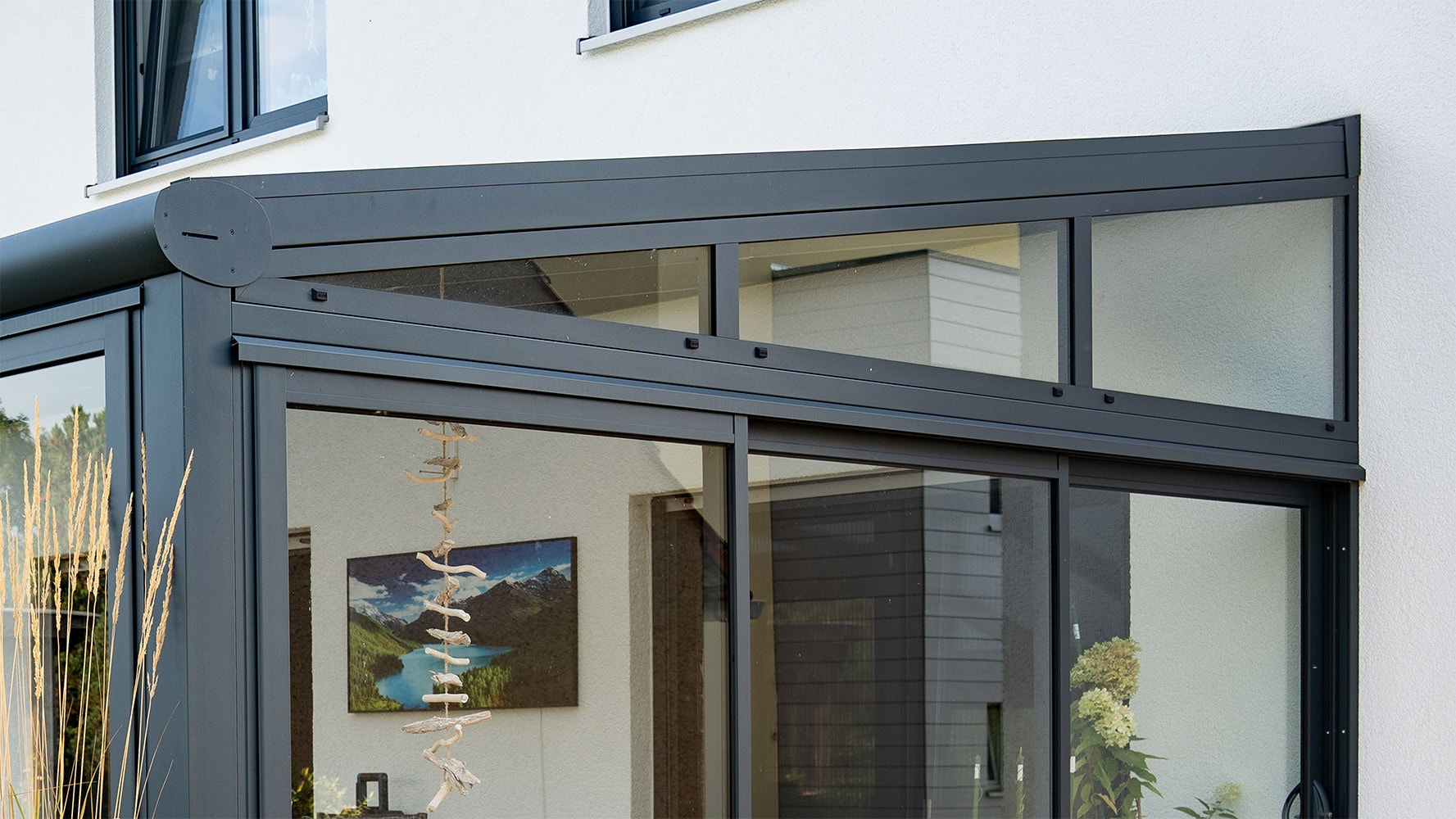 Trend Line rund RAL7016 gerahmte Schiebetuer Keilfenster 4 web
