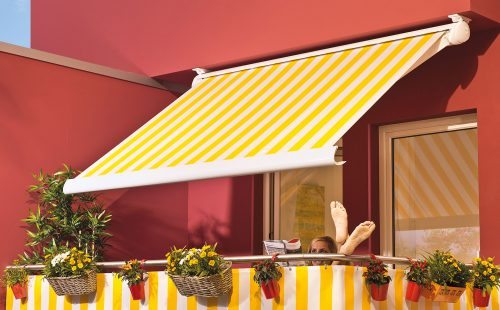Lewens Toscana knikarmscherm op balkon