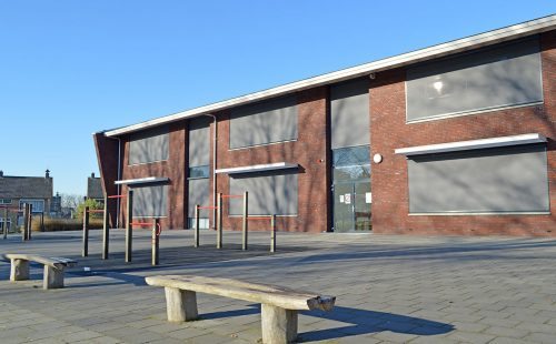 Windvaste screens voor basisschool.